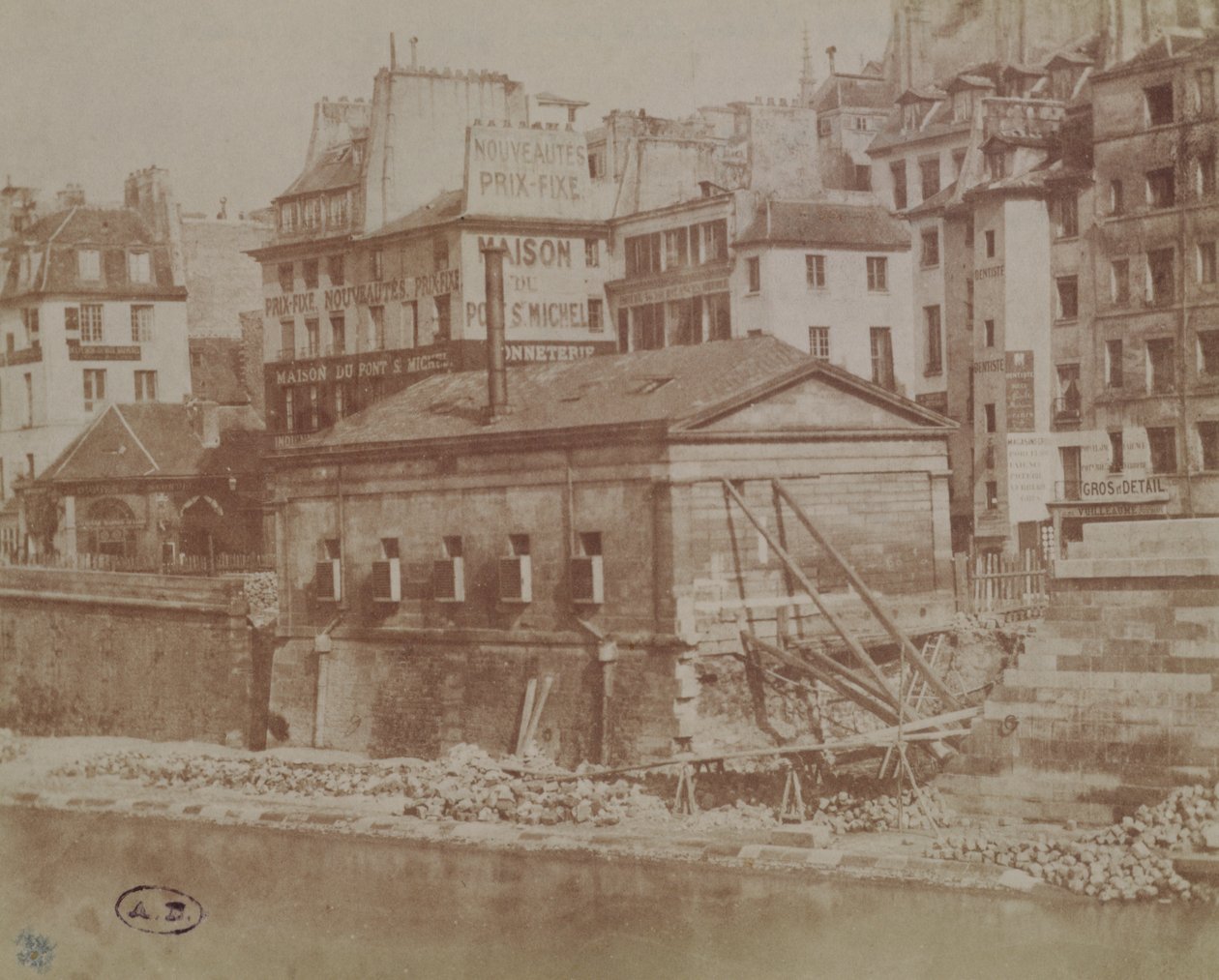 Blick auf alte Pariser Häuser in Richtung Pont St. Michel, ca. 1851 von Henri Jean Louis Le Secq