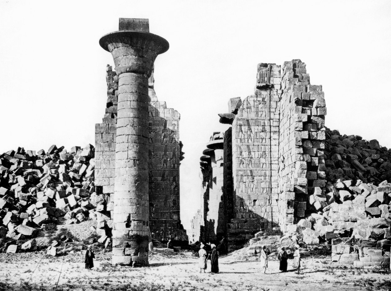 Säule und Ruinen, Nubien, Ägypten, 1887 von Georges Henri Bechard