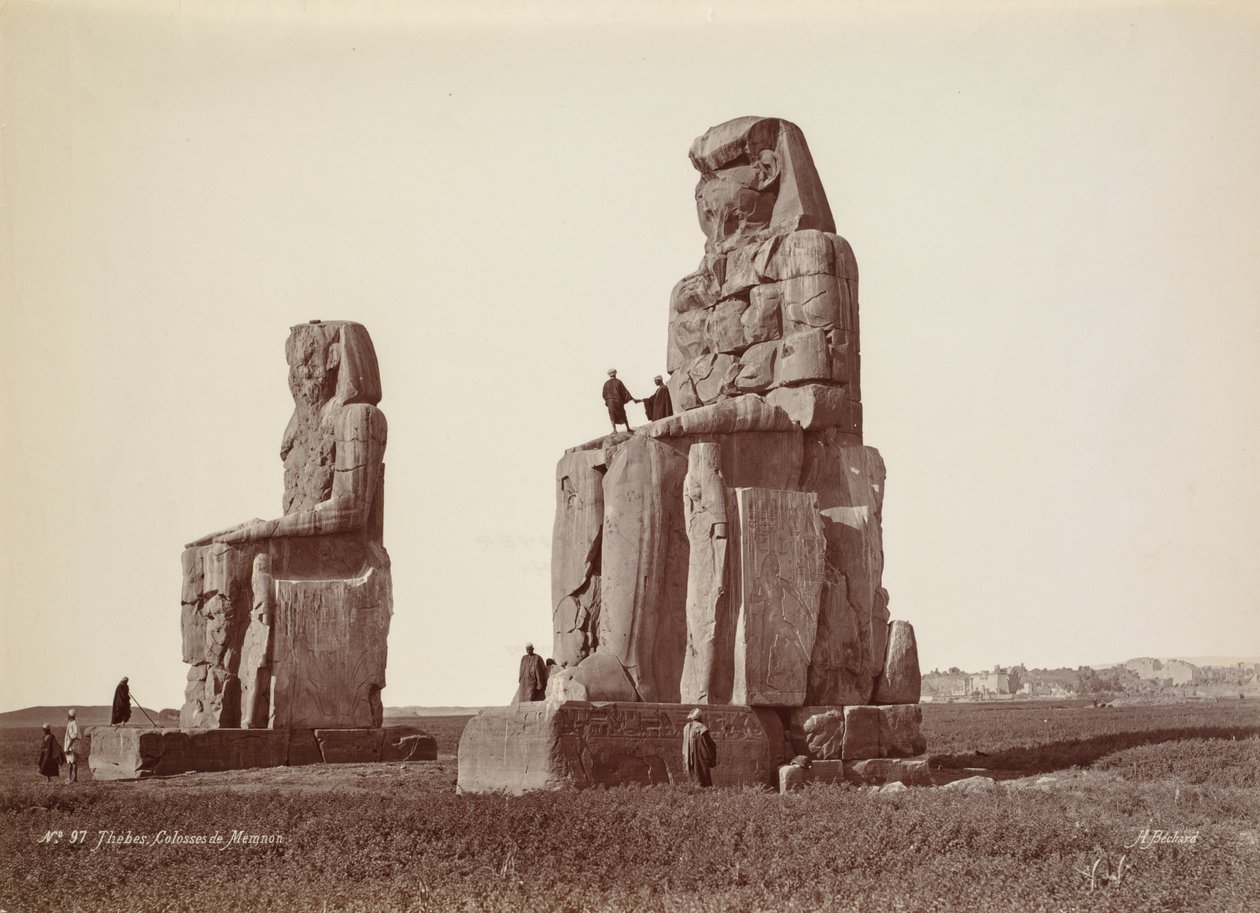 Theben, die Kolosse von Memnon, 1870er von Georges Henri Bechard