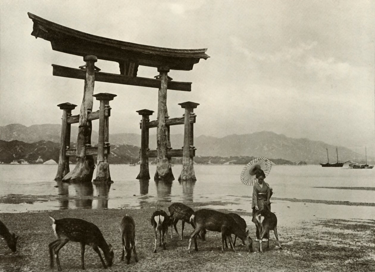 Das alte Torii in Miyajima, 1910 von Herbert Ponting