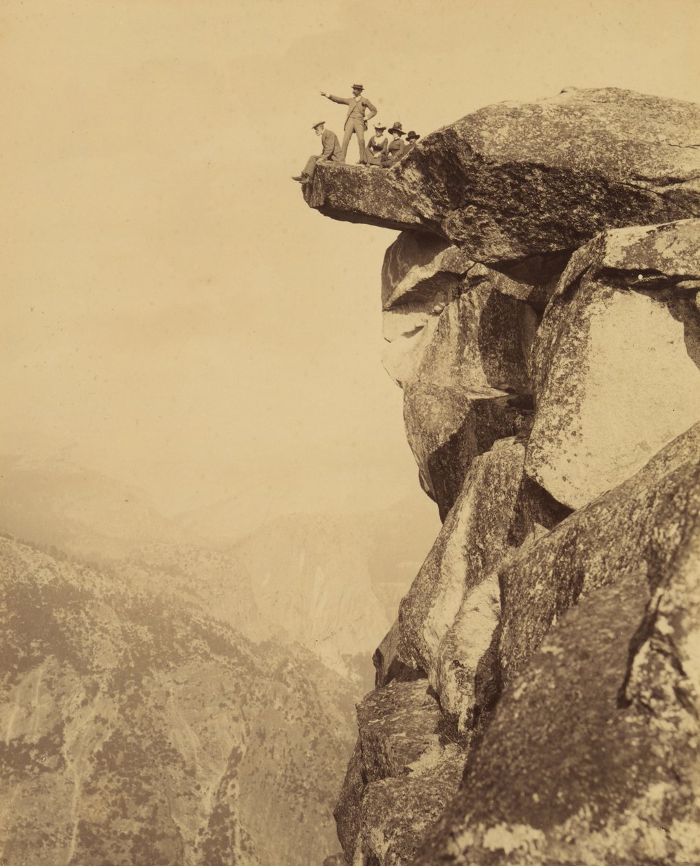 Glacier Point, 975 Meter, Yosemite, Kalifornien von Isaiah Taber