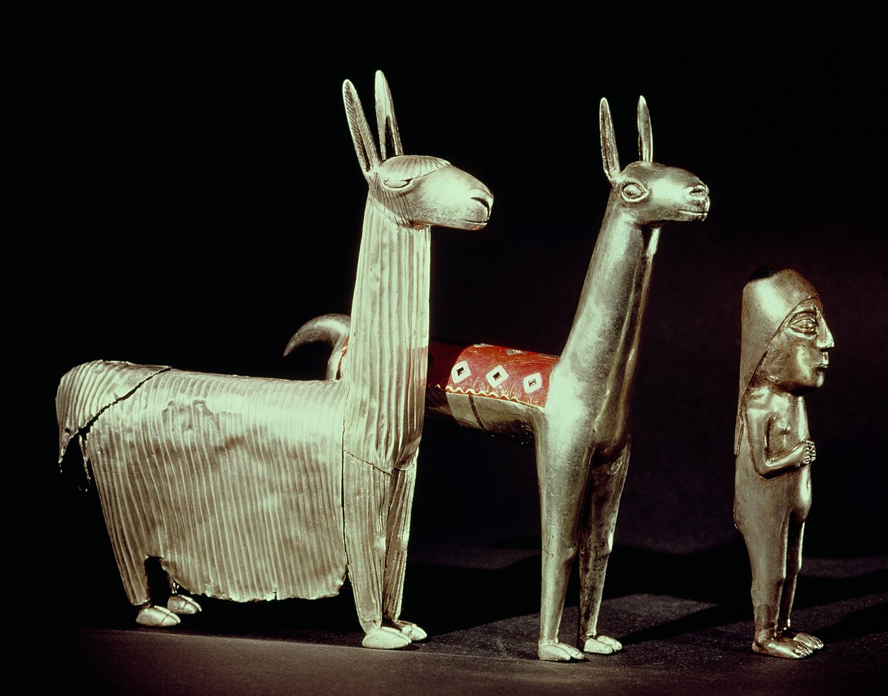 Lama, Alpaka und Frau, vom Titicacasee, Bolivien, ca. 1475-1532 von Incan