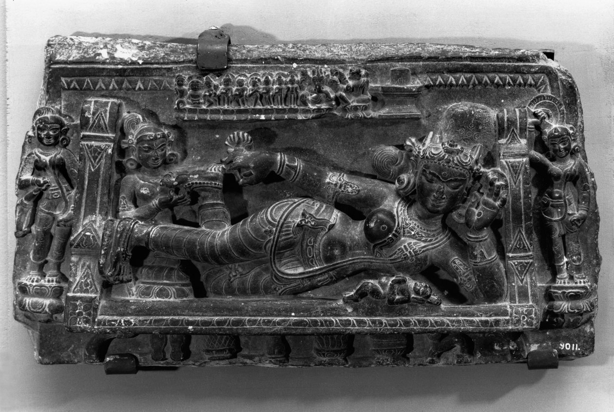 Mutter und Kind (schwarzer Basalt) von Indian School