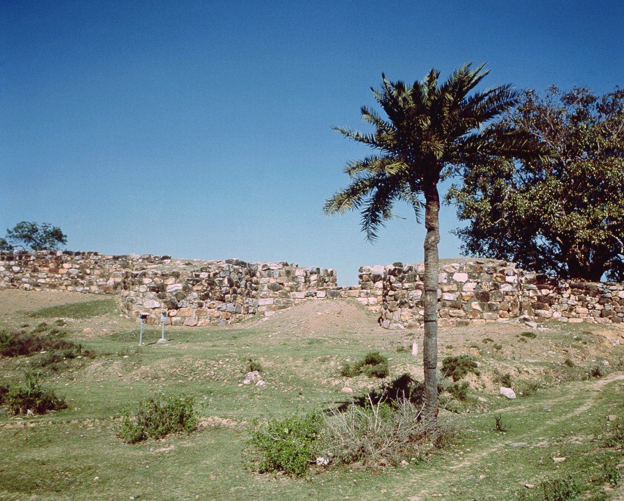 Die kyklopische Mauer, 5. Jahrhundert v. Chr. von Indian School