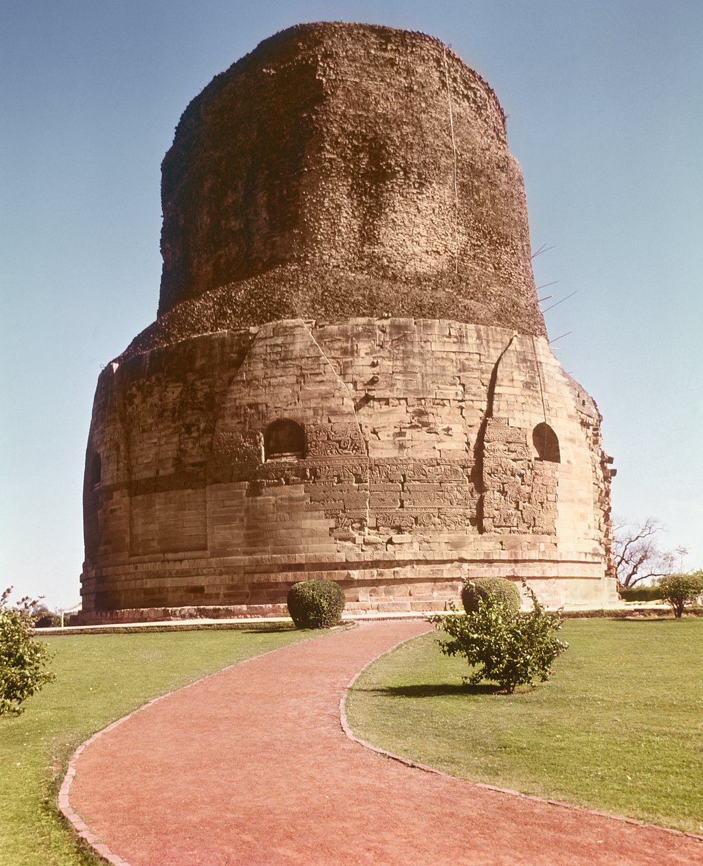 Der Dhamekh-Stupa, ca. 500 n. Chr. von Indian School