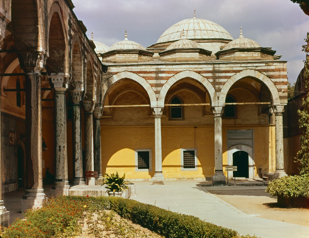 Innenhof des Topkapi-Palastes von Islamic School