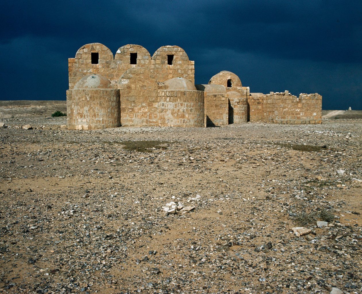 Ansicht von Qasr Amra, Wüstenschlösser (711-715) von Islamic School