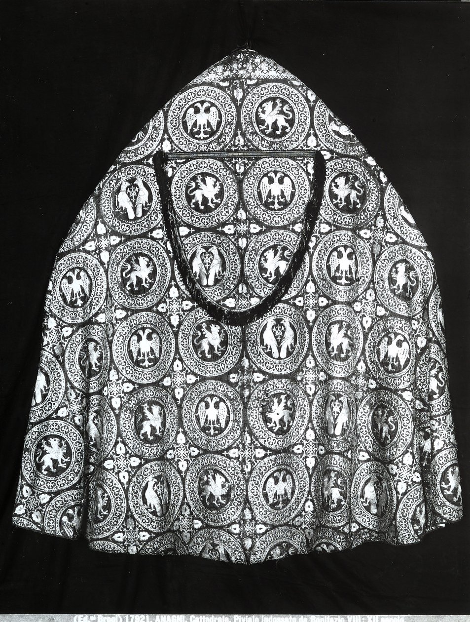 Messgewand getragen von Papst Bonifatius VIII. (ca. 1235-1303) von Italian School