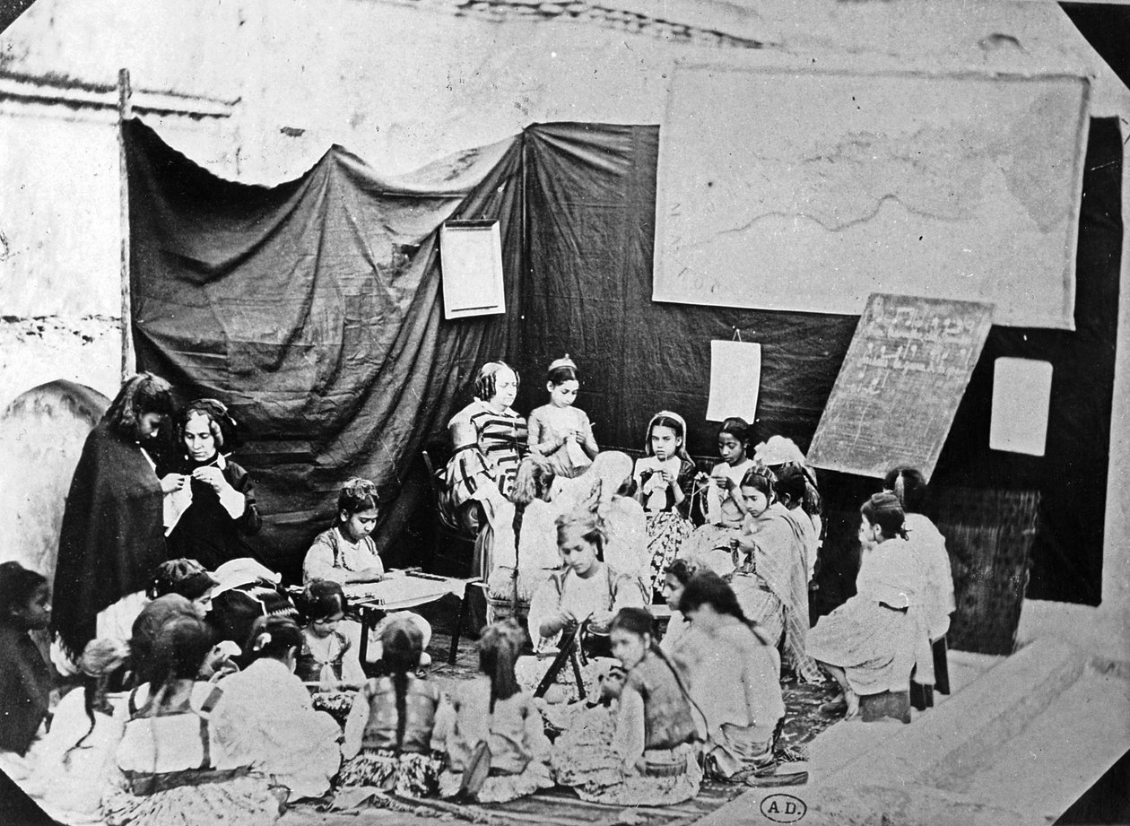Mädchenschule in Algier, um 1860 von Jacques Antoine Moulin
