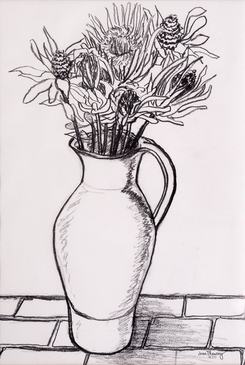 Brauner Krug mit getrockneten Blumen von Joan Thewsey