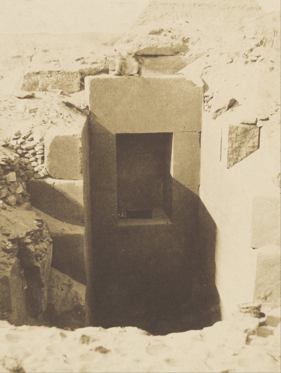 (Pyramiden von Gizeh, Arbeiten von M. Mariette, Granittor links von der Sphinx entdeckt) von John Beasly Greene