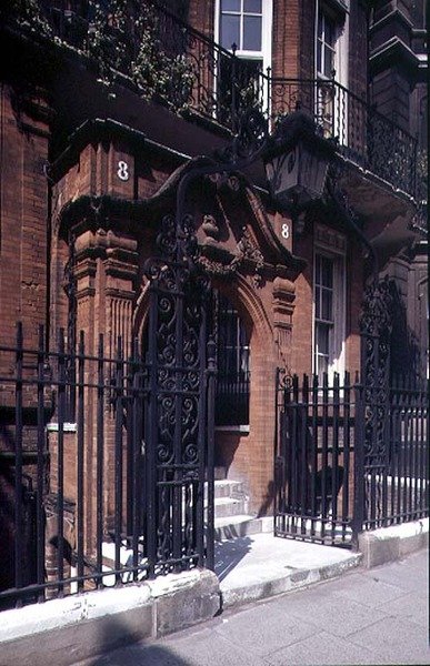 8 Palace Gate, erbaut 1873-75 von John James Stevenson