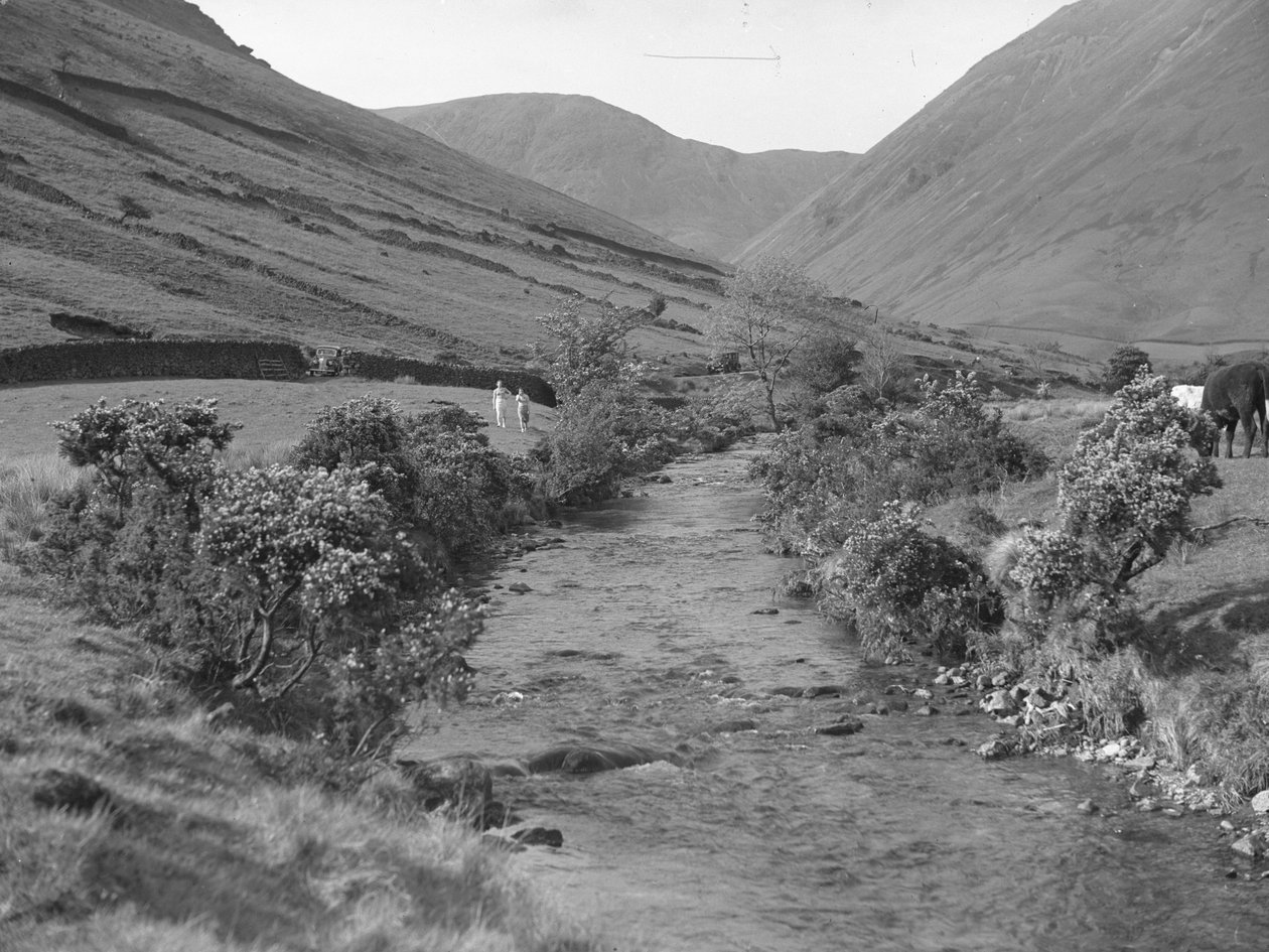 Ein Bach fließt durch die Landschaft von Wastwater von Joseph Hardman