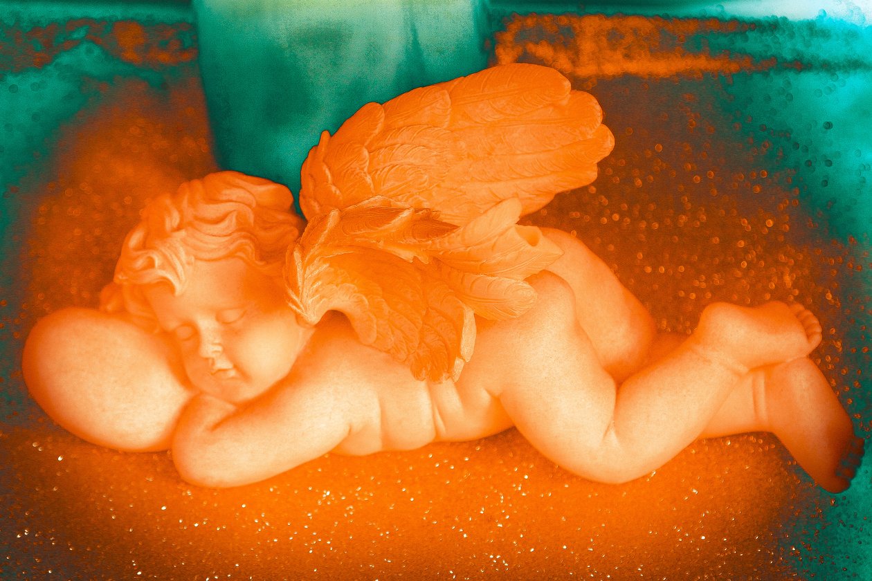 Goldener Cherub von Joy Lions