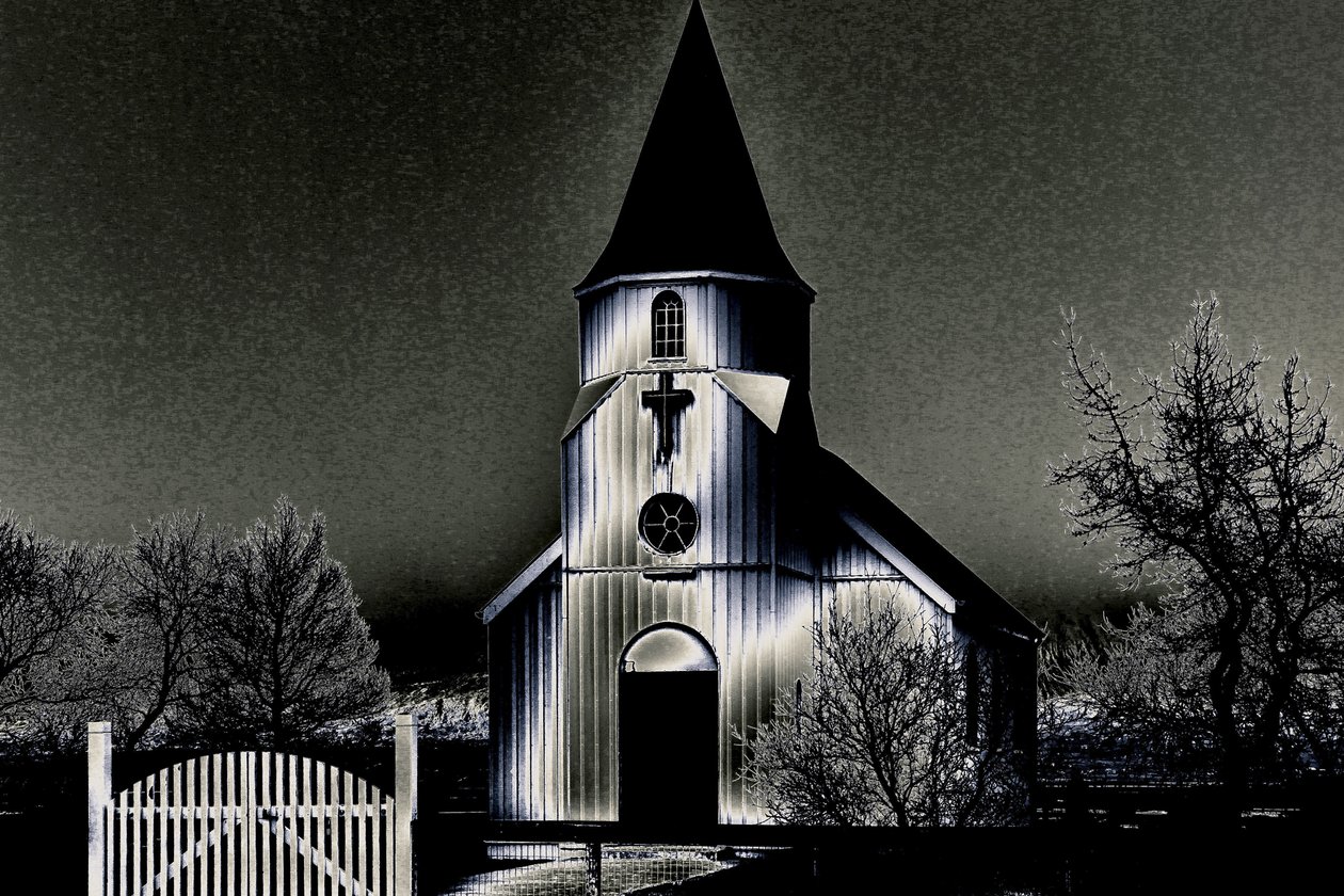 Unsere Kirche am Abend, 2015 von Joy Lions