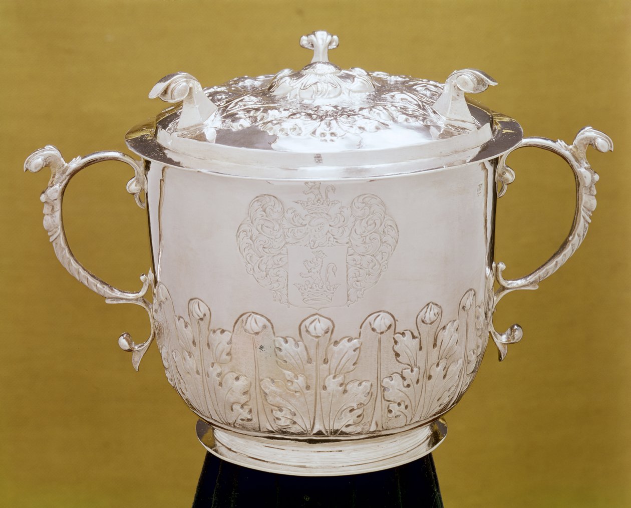 Zweihandbecher mit Deckel, ca. 1695 (Silber) von Jurian Blanck