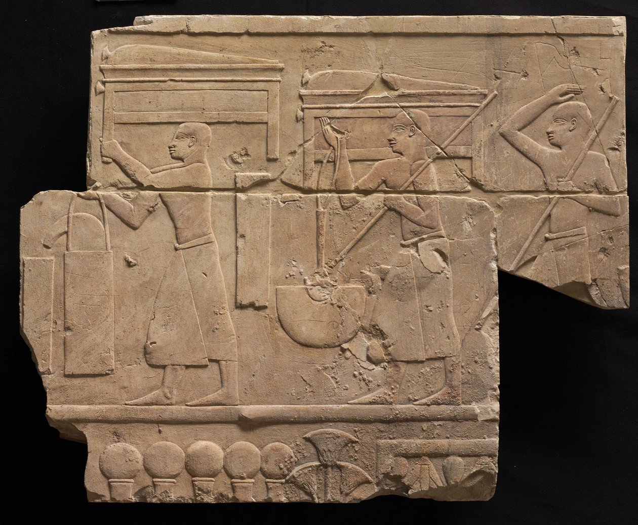 Männer, die Grabgeräte tragen von Late Period Egyptian