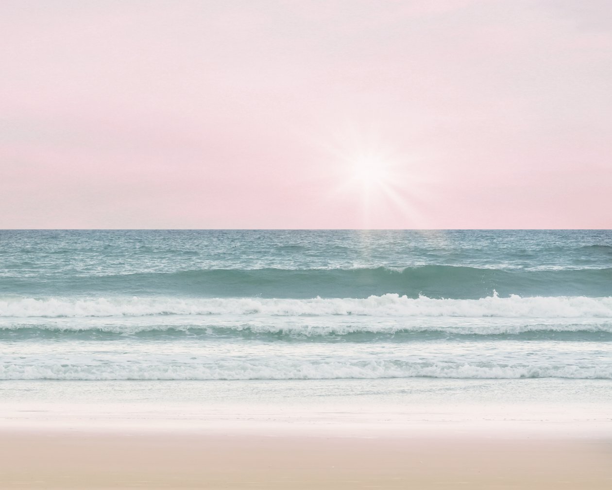 Rosa Strand, ca. 2017 von Leah Straatsma