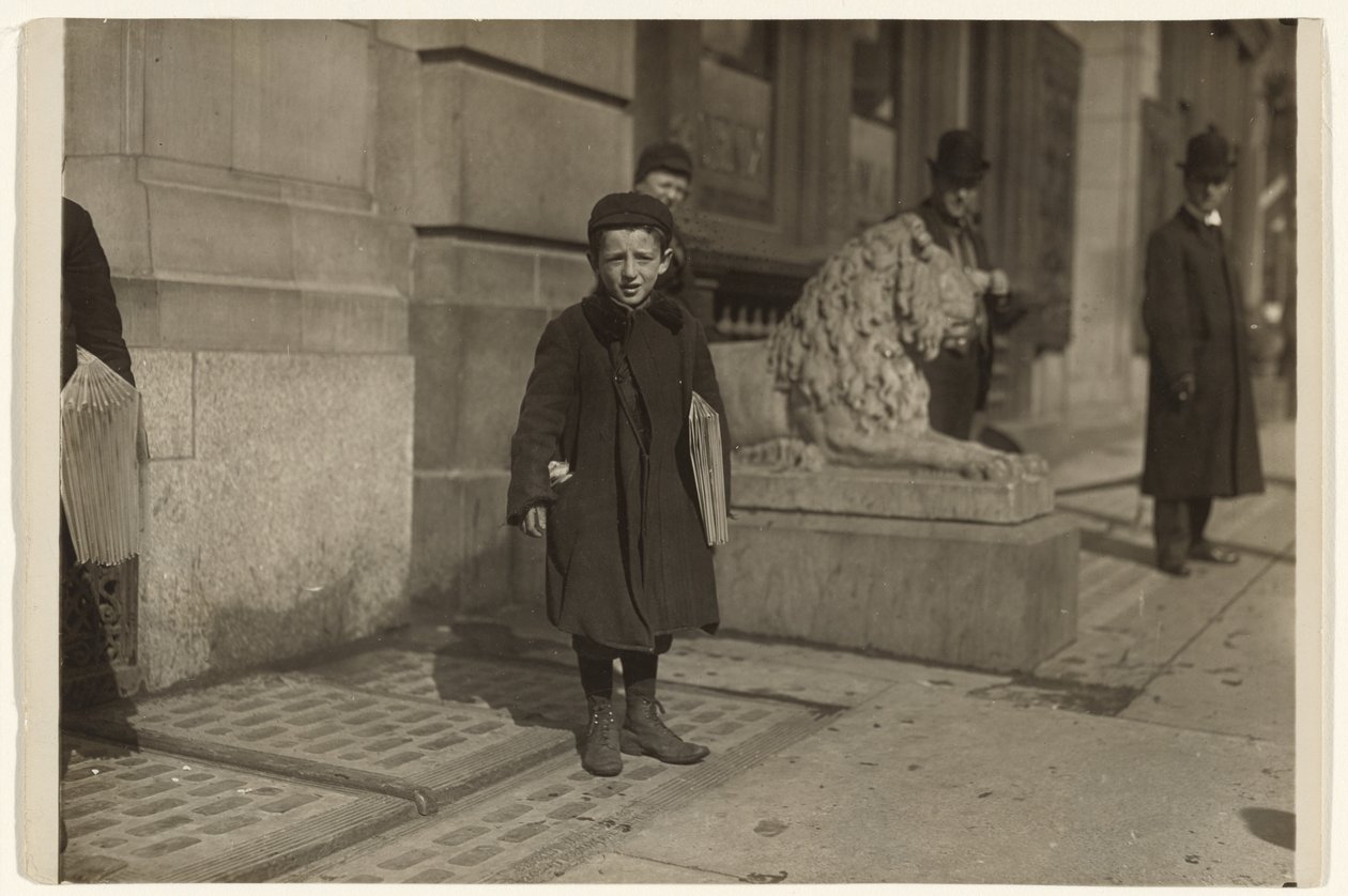 Zeitungsjunge von Lewis W. Hine