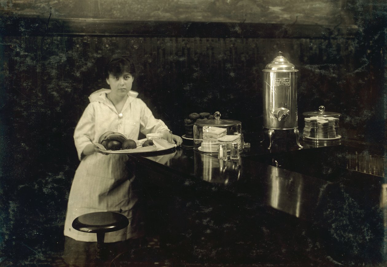 Eine junge Kellnerin, Delia Kane von Lewis Wickes Hine
