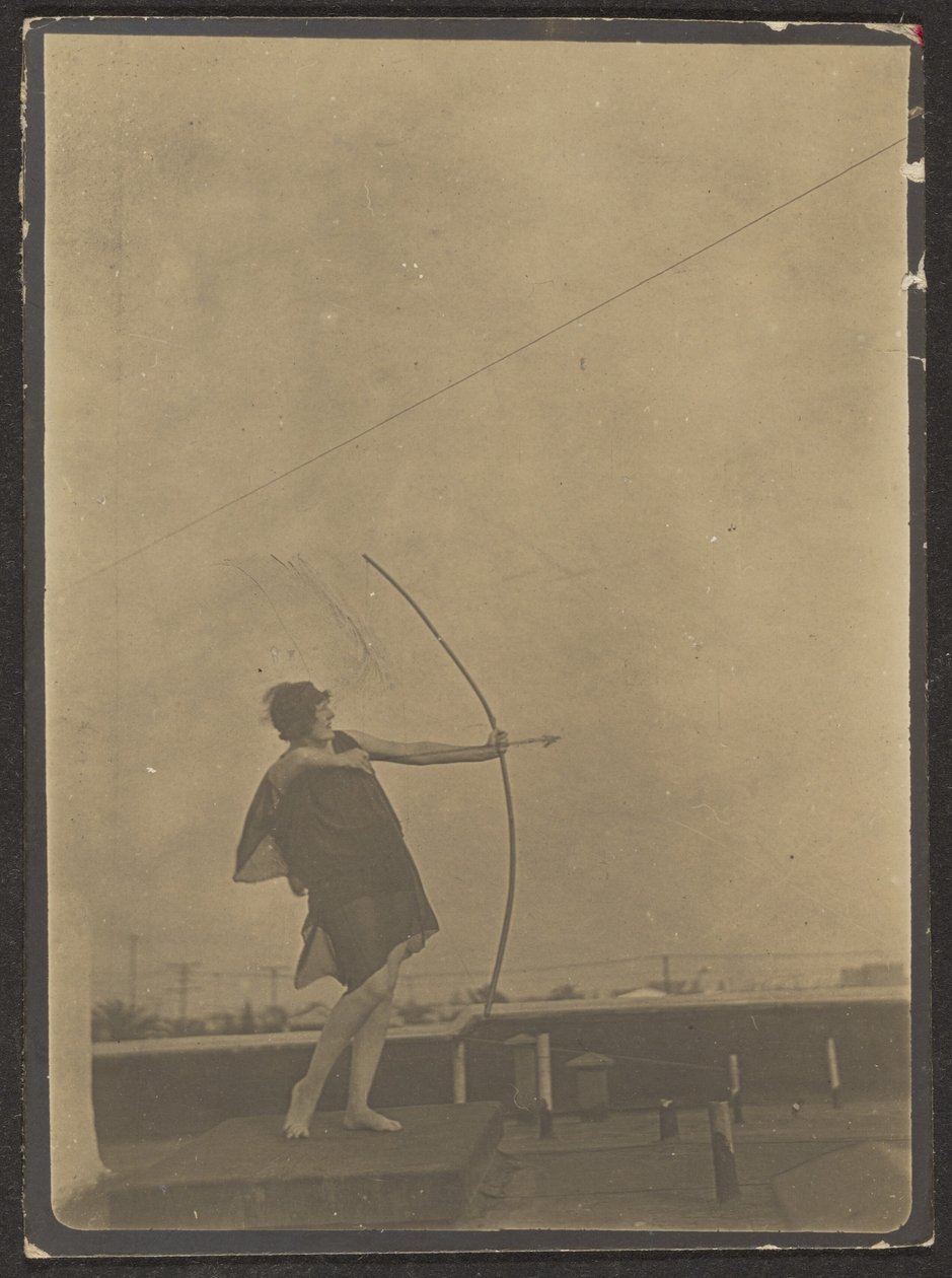 Tänzer (Bogenschütze) auf dem Dach von Louis Fleckenstein