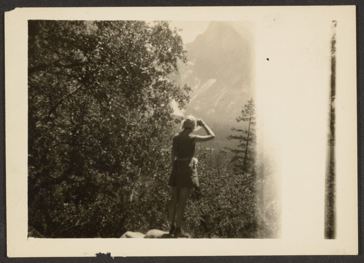 [Figur im Wald] von Louis Fleckenstein