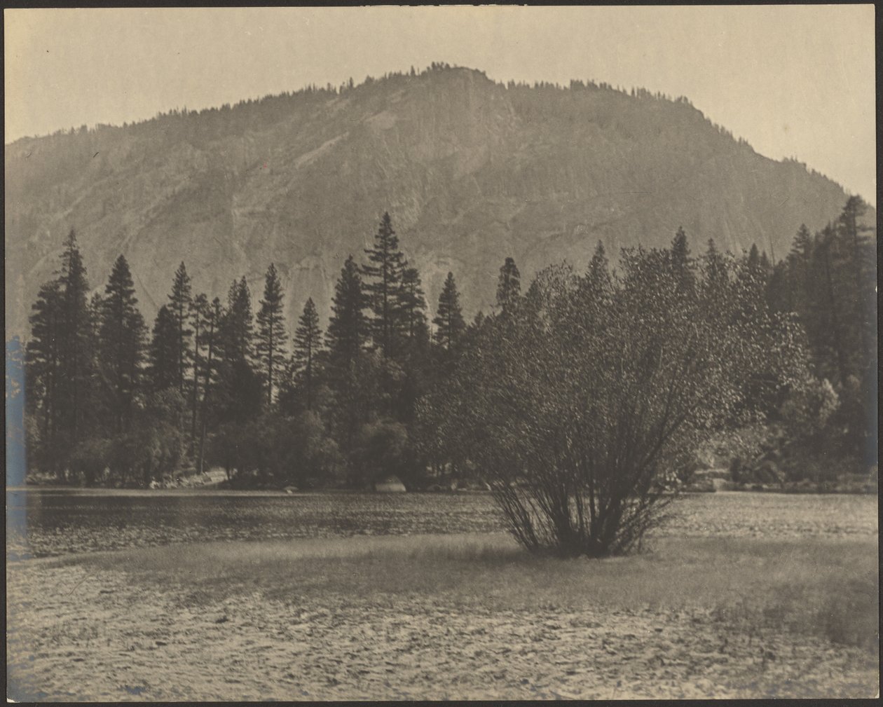 Landschaft mit Felsklippen von Louis Fleckenstein