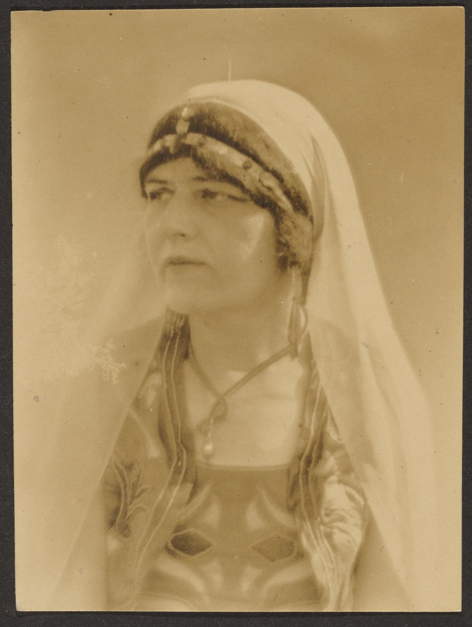 Nautch-Mädchen von Louis Fleckenstein