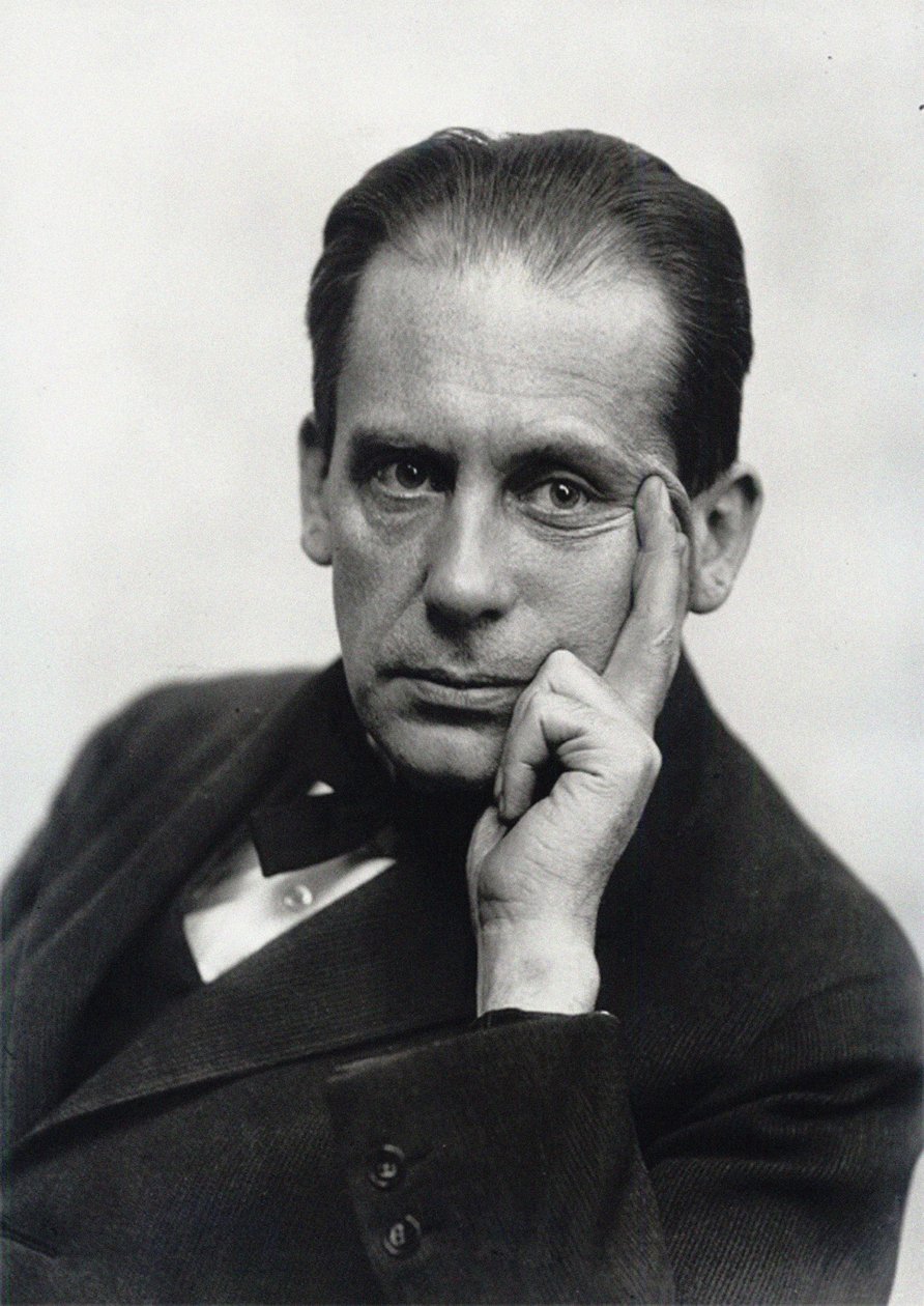 Walter Gropius von Louis Held