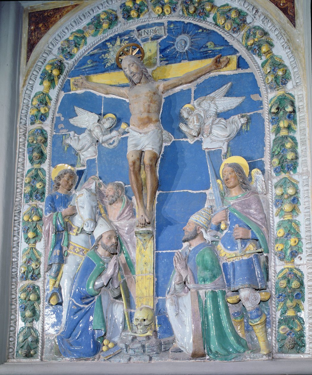 Kreuzigung, Basrelief von Luca Della Robbia