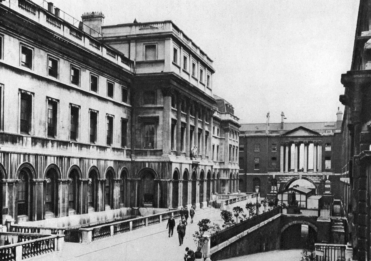 Der östliche Flügel des Somerset House, London, 1926-1927 von McLeish