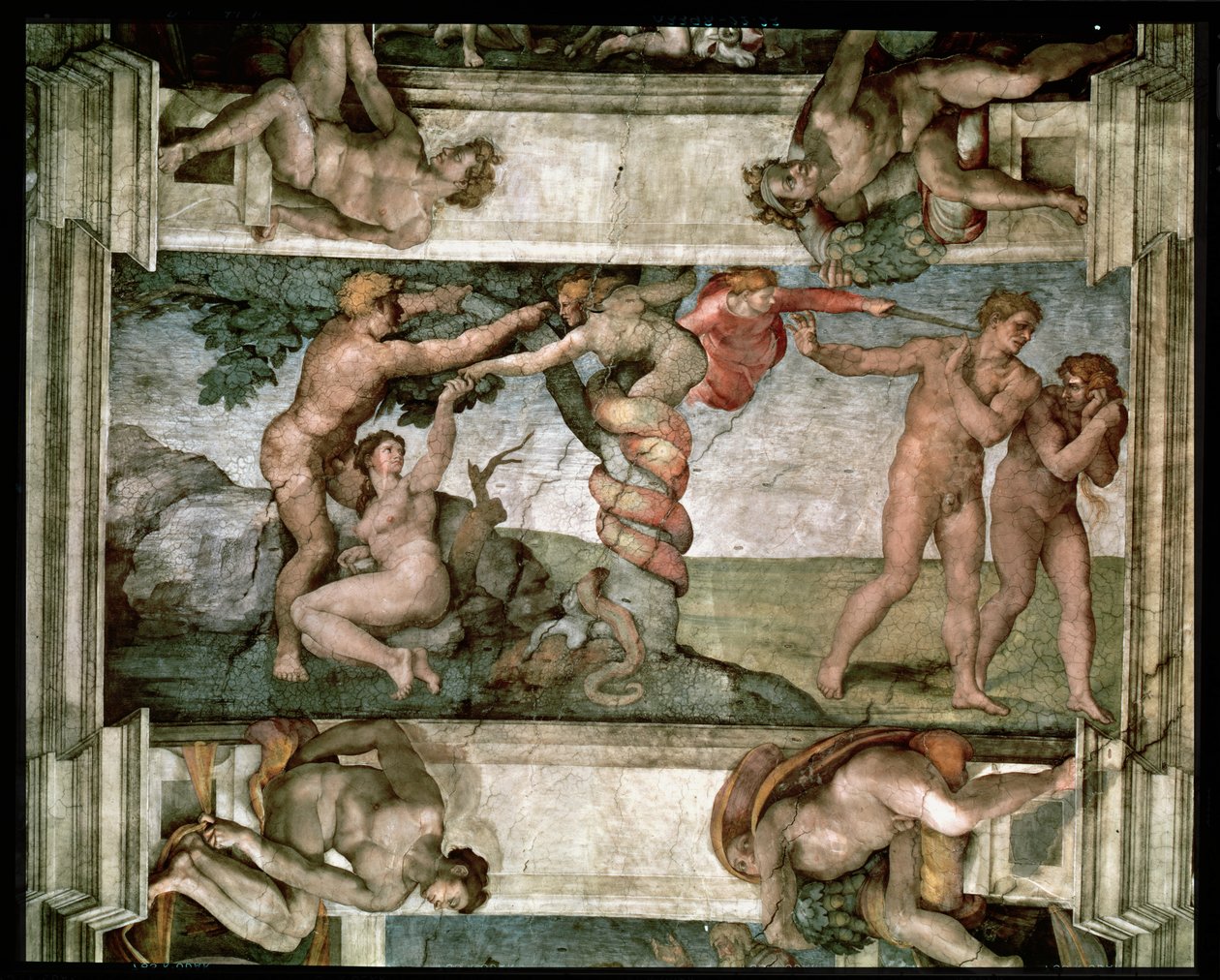 Sixtinische Kapelle Decke: Der Sündenfall und die Vertreibung aus dem Garten Eden, mit vier Ignudi, 1510 (vor der Restaurierung) von Michelangelo Buonarroti