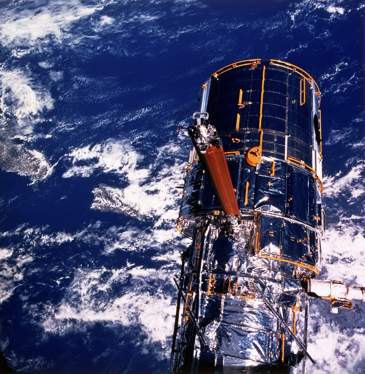 Hubble-Weltraumteleskop über der Erde. von National Aeronautics and Space Administration National Aeronautics and Space Administration