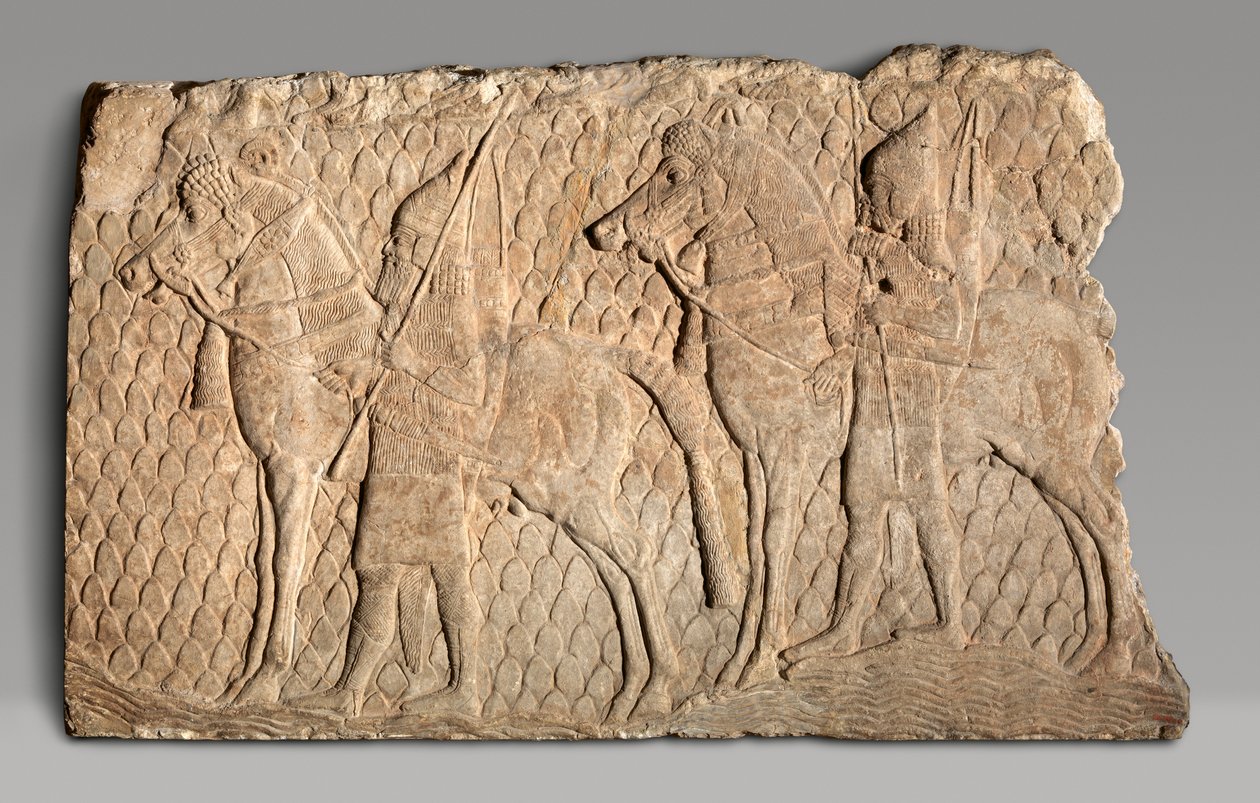 Relieffragment: Kavalleristen entlang eines Baches in bergigem Gelände, ca. 704-681 v. Chr. (Gipsalabaster) von Neo Assyrian
