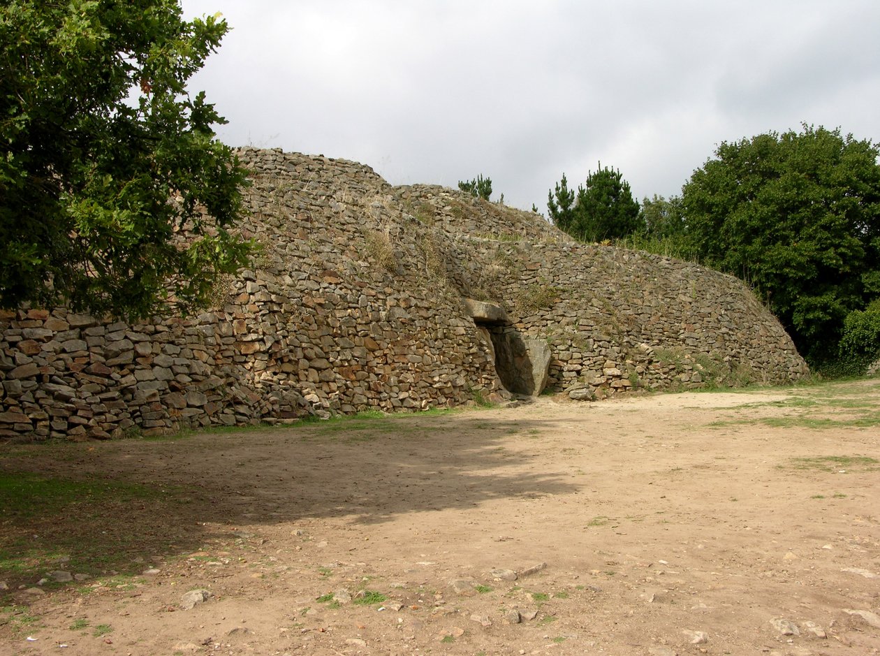 Eingang zum Ganggrab, entdeckt 1825 von Neolithic