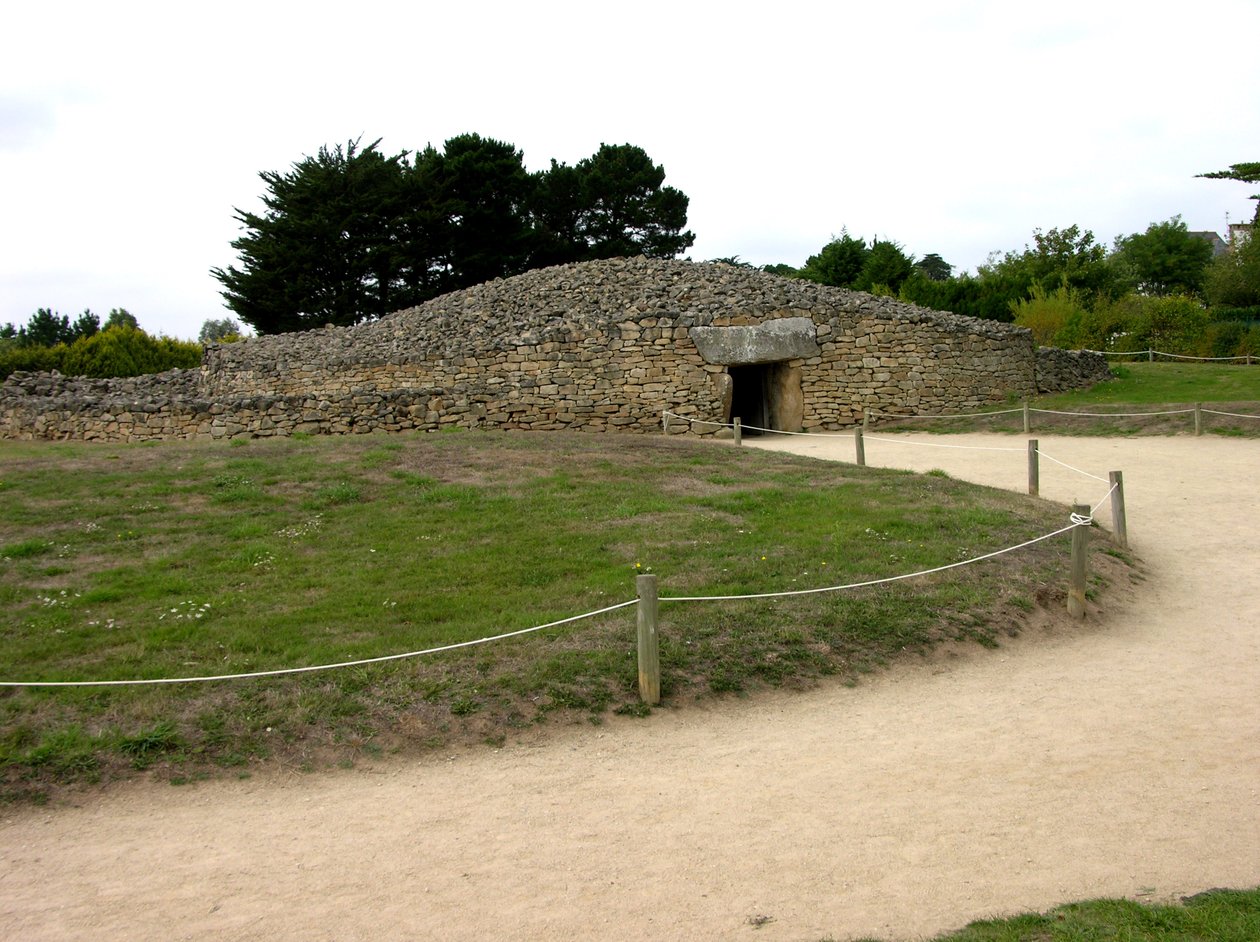 Eingang zum Ganggrab, entdeckt 1825 von Neolithic