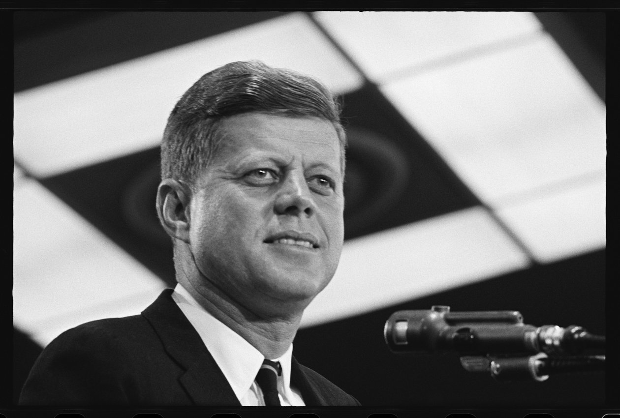 John F. Kennedy hält eine Rede von Orlando Suero