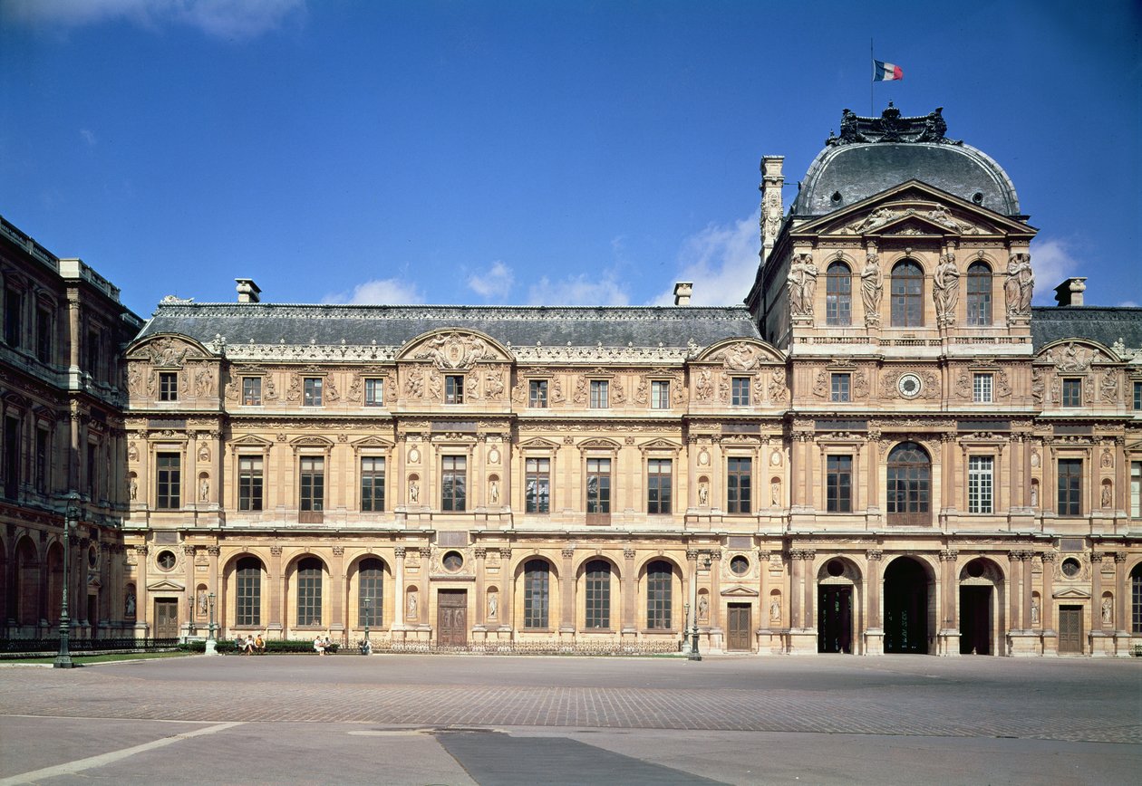 Der Cour Carree und der Pavillon de l