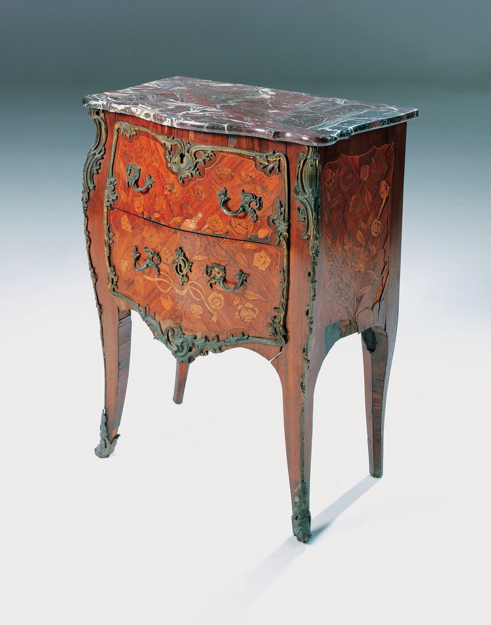 Louis-XV-Kommode von Pierre Roussel