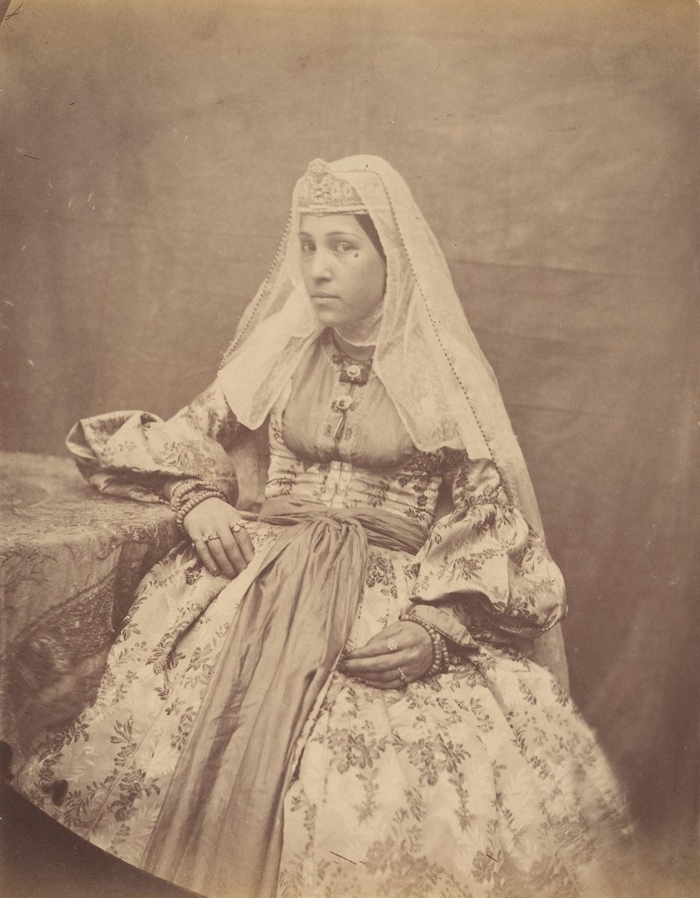 [Armenische Frau aus Teheran] von Possibly by Luigi Pesce.