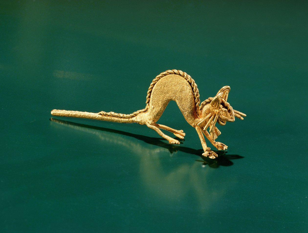 Ein Muisca-Drache (Tumbaga) von Pre Columbian