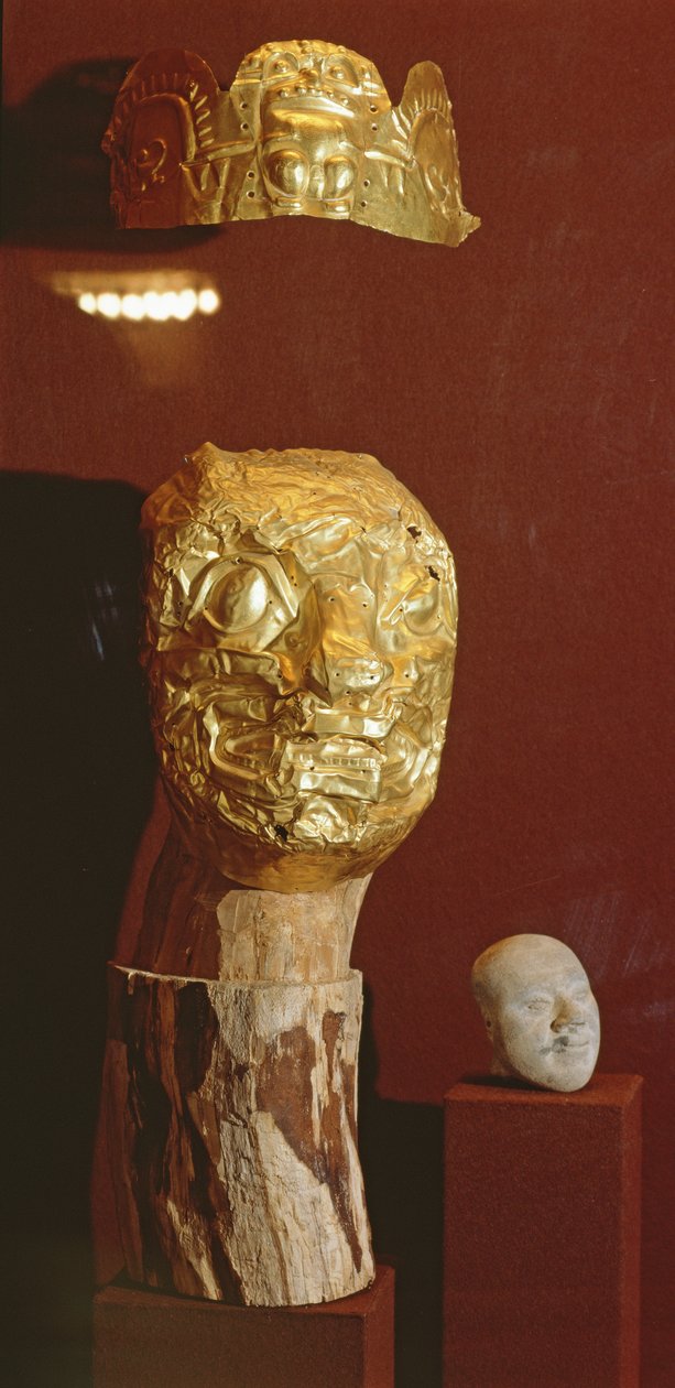 Maske und Kopfschmuck von Pre Columbian