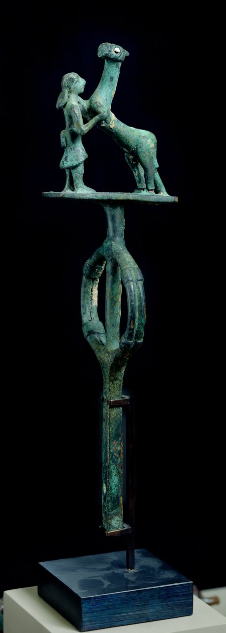 Zügelgriff von einem Streitwagen, aus Bogazkoy, Türkei, 4000-3000 v. Chr. (Bronze) von Prehistoric