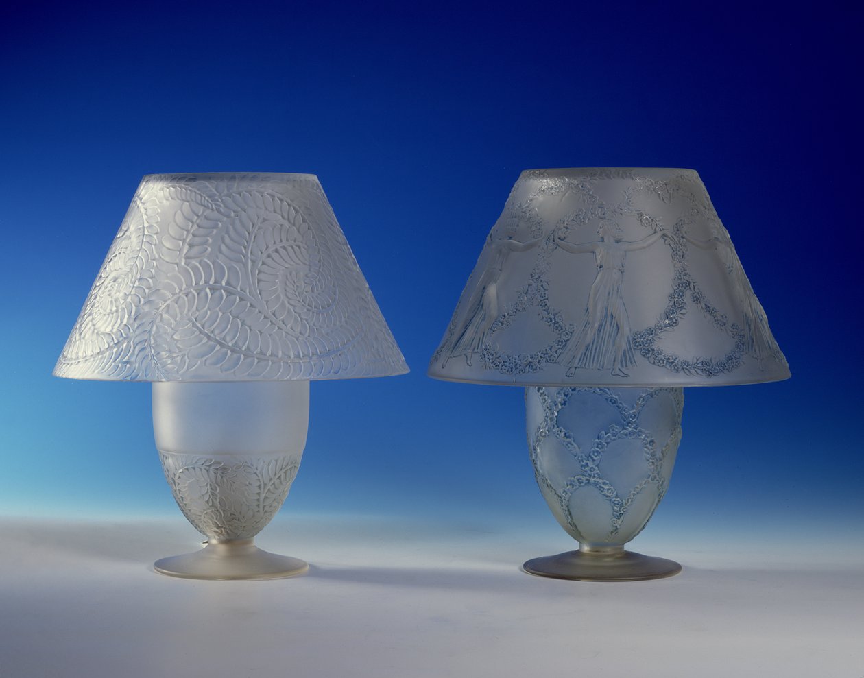 Feuillages Frosted Tables Lamps (Glas) von Rene Jules Lalique