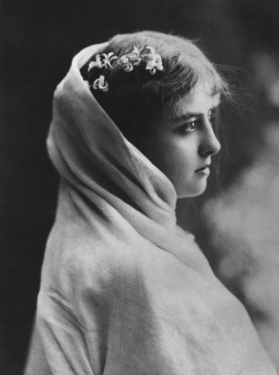 Porträt von Marie-Therese Pierat von Reutlinger Studio