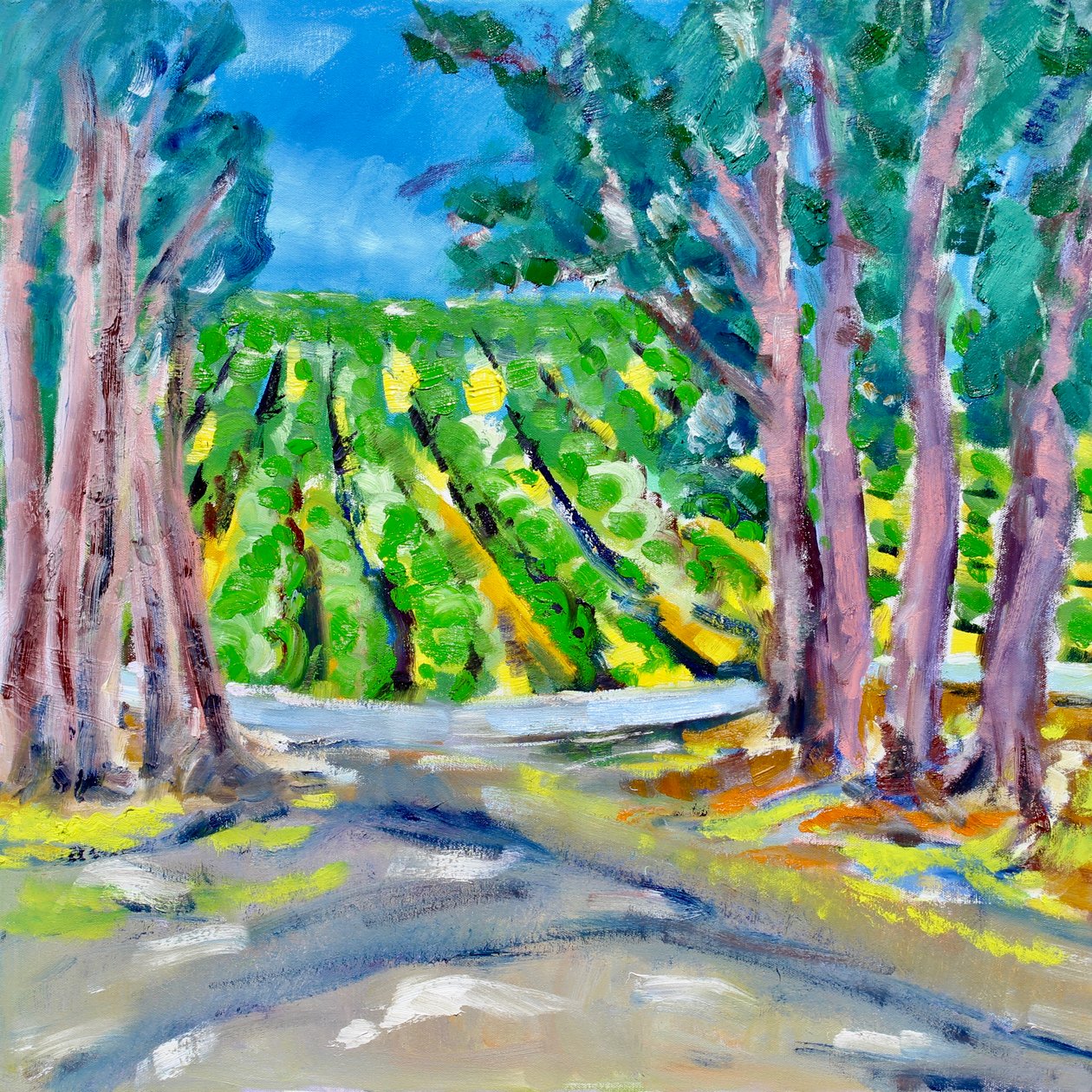 Weinberg hinter den Bäumen, 2019 von Richard Fox