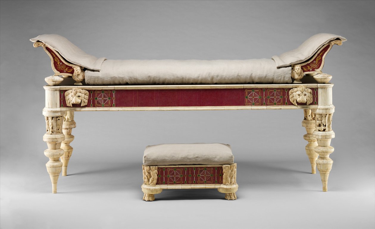 Sofa und Fußschemel mit Knochenschnitzereien und Glaseinlagen, ca. 100 n. Chr. von Roman