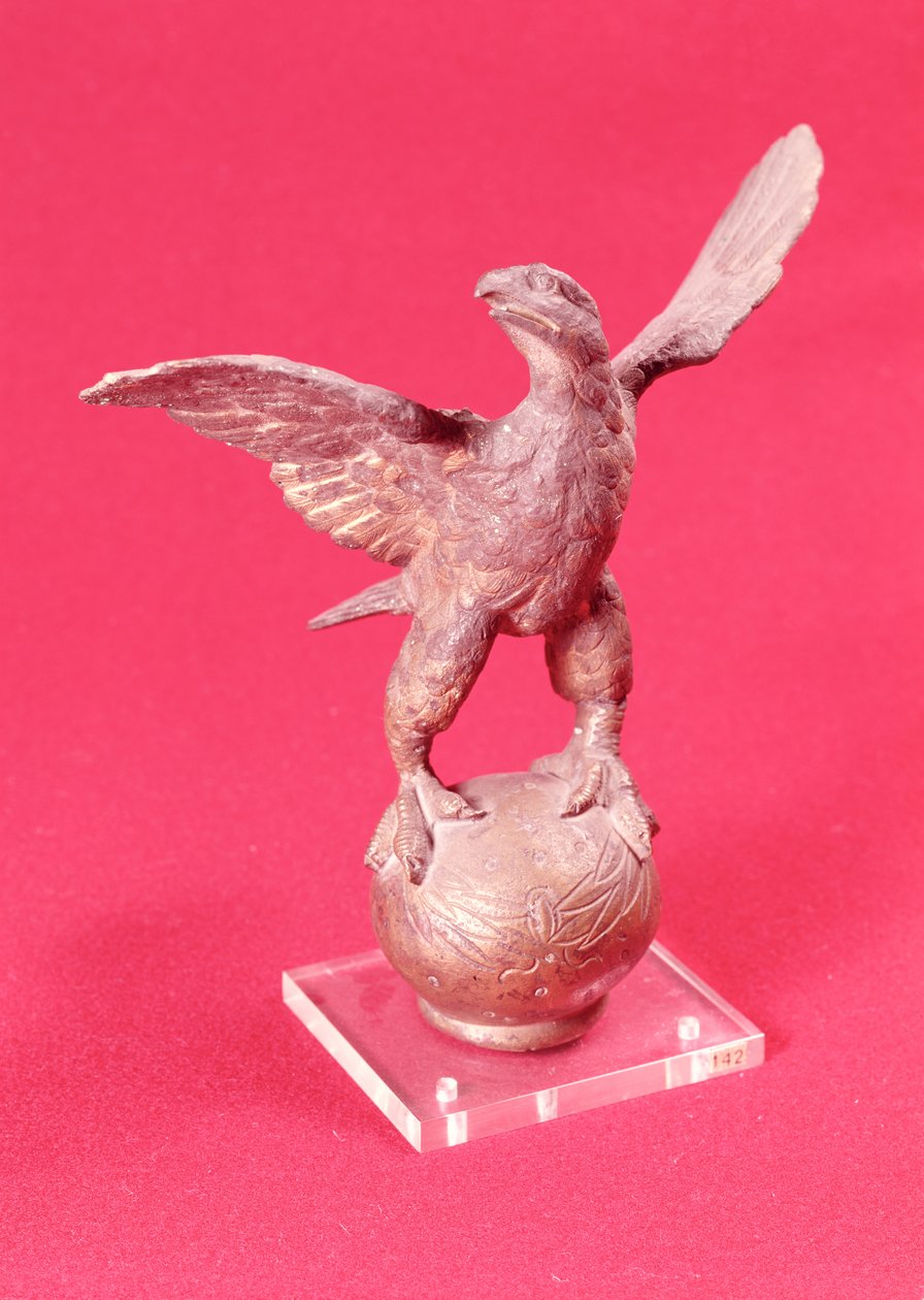 Adler mit ausgebreiteten Flügeln auf einer Kugel, 1. Jahrhundert v. Chr. - 2. Jahrhundert n. Chr. von Roman
