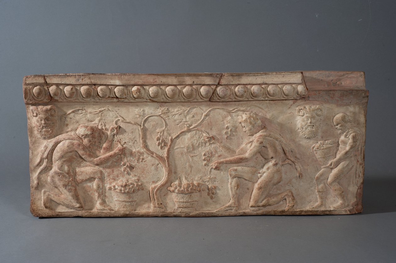 Plakette mit Satyrn, die Trauben ernten von Roman