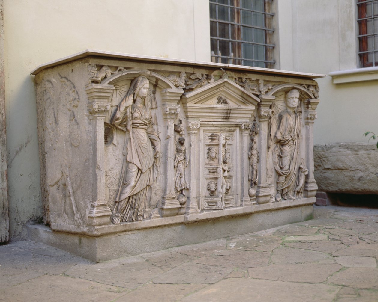 Römischer Sarkophag von Roman